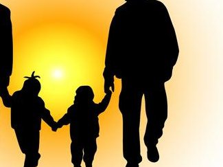 女性子宫肌瘤在恩施州中心医院做三代试管预算八万块够不够？